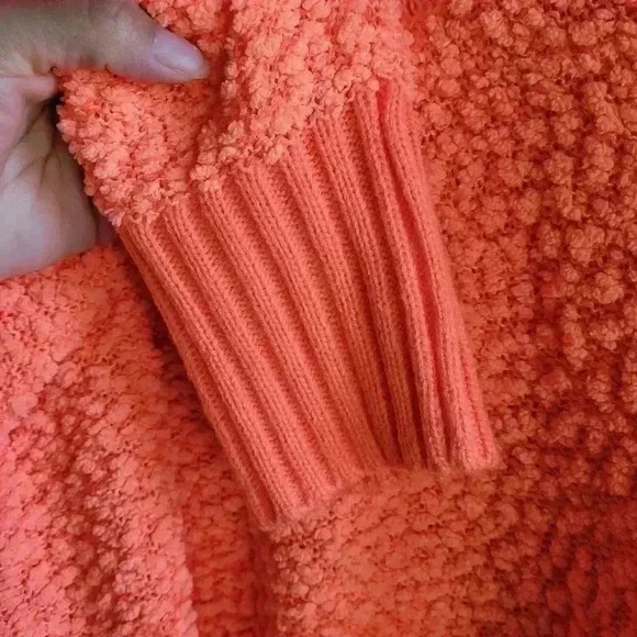 Full Circle Sweater Large Vibrant Orange Color Long Sleeve V Neck Light WEIGHT - Picture 4 of 8